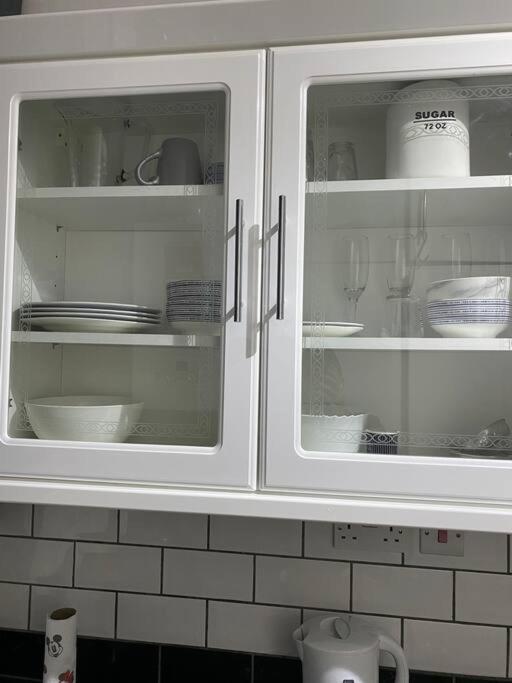 Ground Floor One Bedroom Bayswater Central