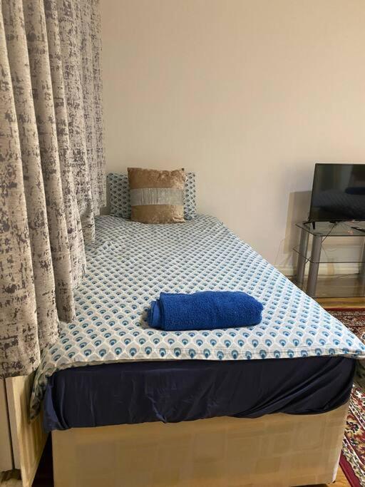 Ground Floor One Bedroom Bayswater Central *