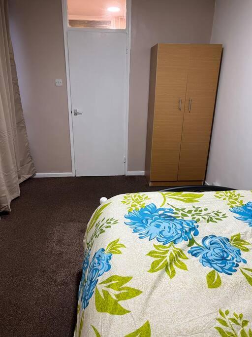 016- 1 Bedroom Church Street F31 Londen