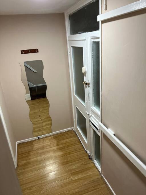 Appartement 016- 1 Bedroom Church Street F31 Londen
