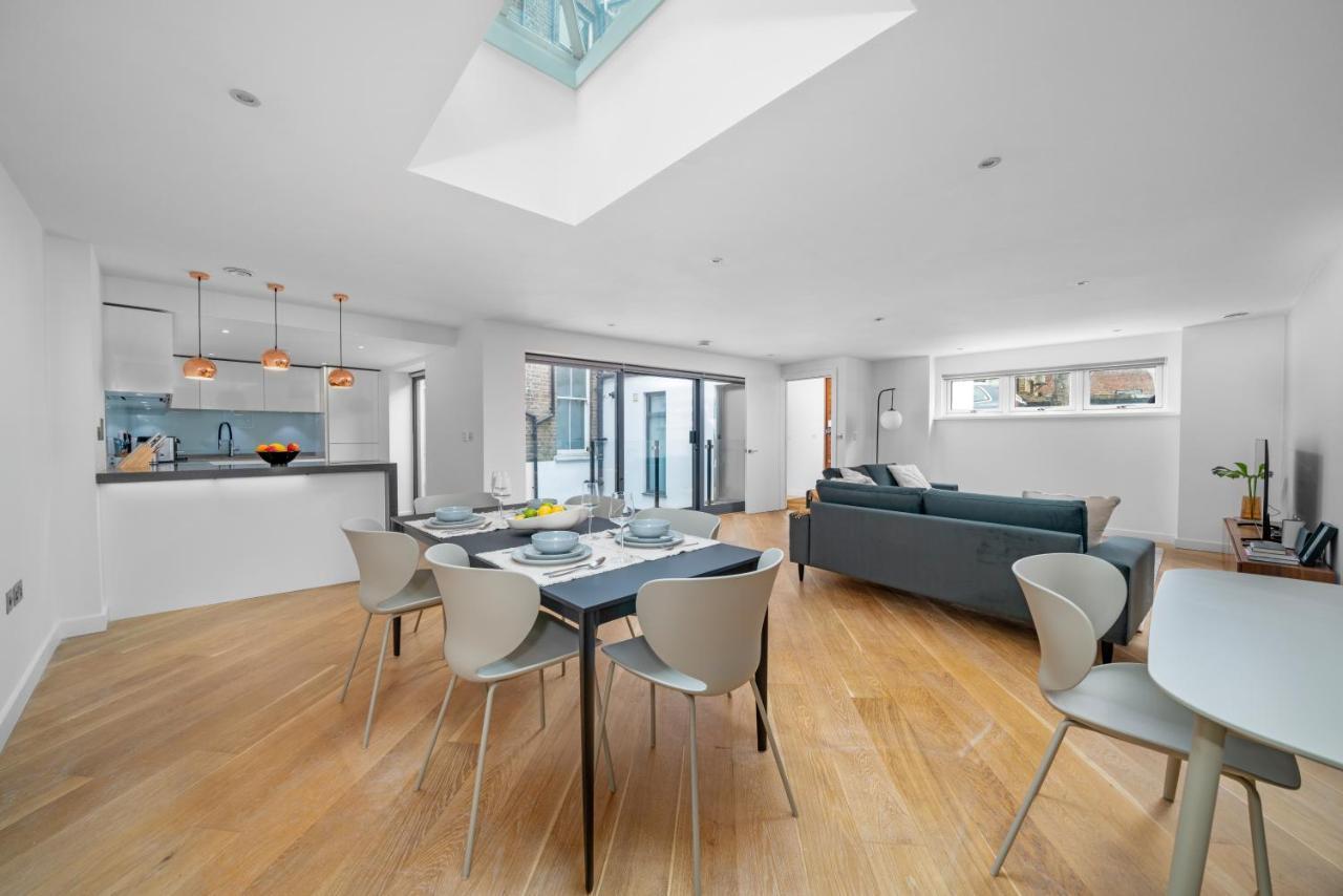 Ferienhaus Joivy Stylish 3 Bed, 3 Bath House With Private Courtyard In Chelsea