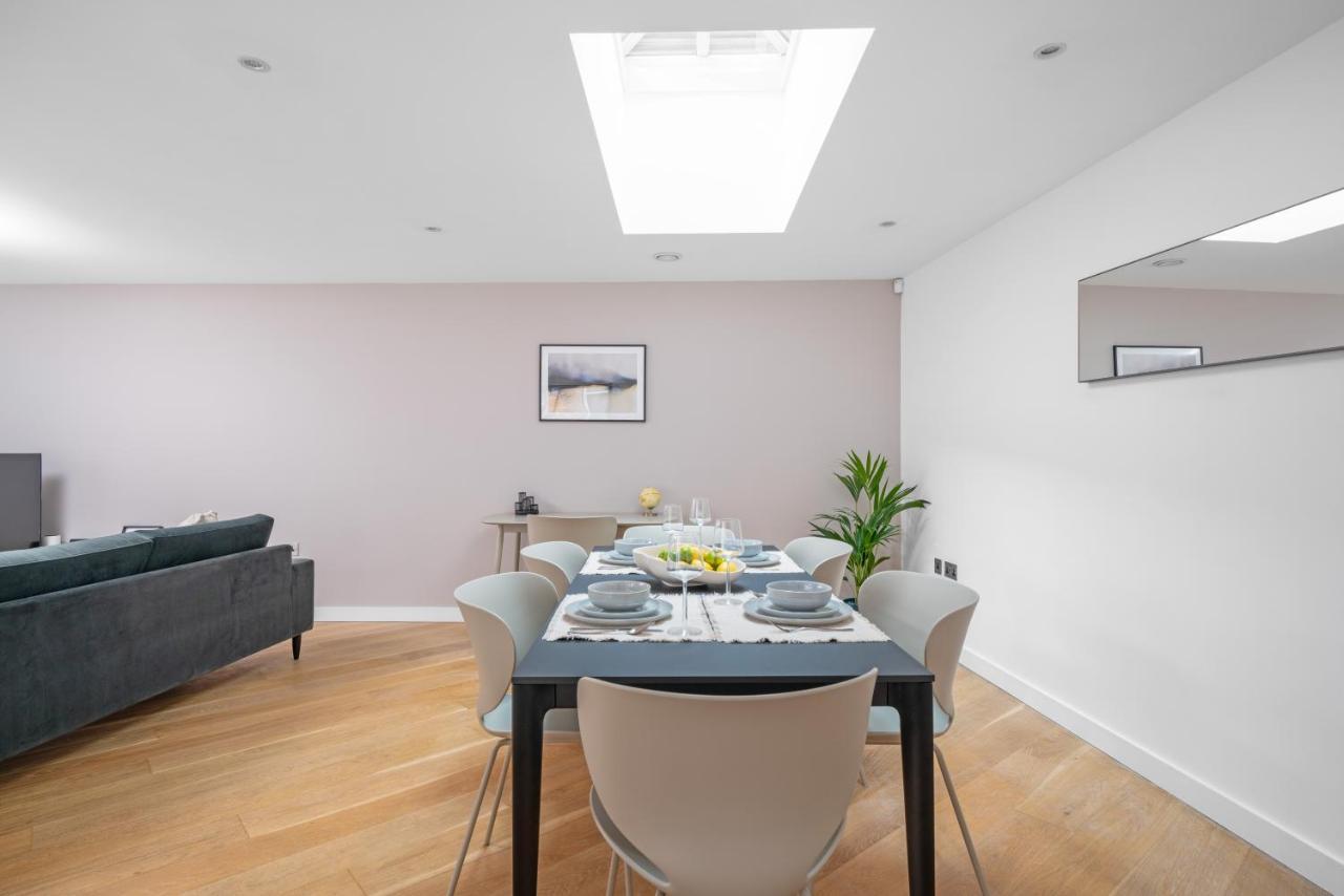 Ferienhaus Joivy Stylish 3 Bed, 3 Bath House With Private Courtyard In Chelsea