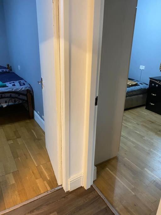 019- Premium Location Bayswater 2 *