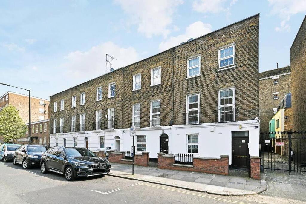 Lovely 2-bed Flat In Apartment *