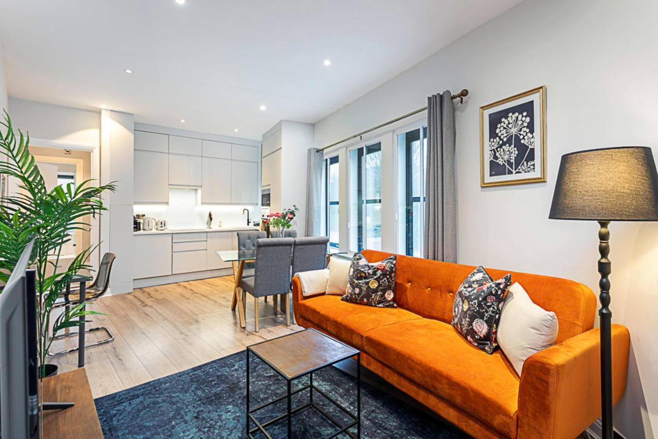 Gorgeous Roehampton Flat Apartment London
