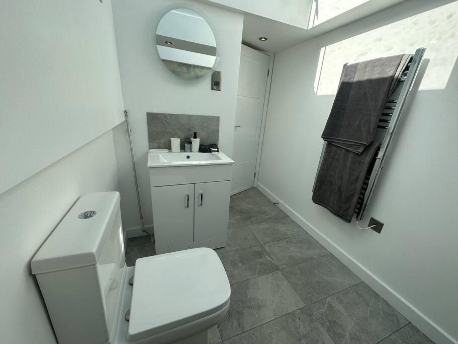 Lovely New Decor Studio - 4 The Southwell Appartement