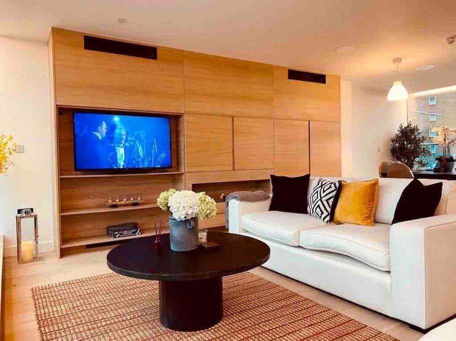 Appartement Large 3 Bed 3 Bathrooms Penthouse With Terrace And Views In Londen