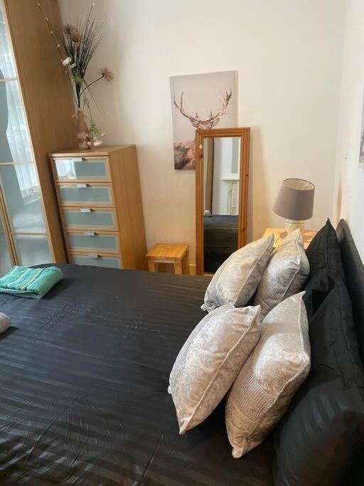 017- Premium Location 100 Penfold Place Apartment *