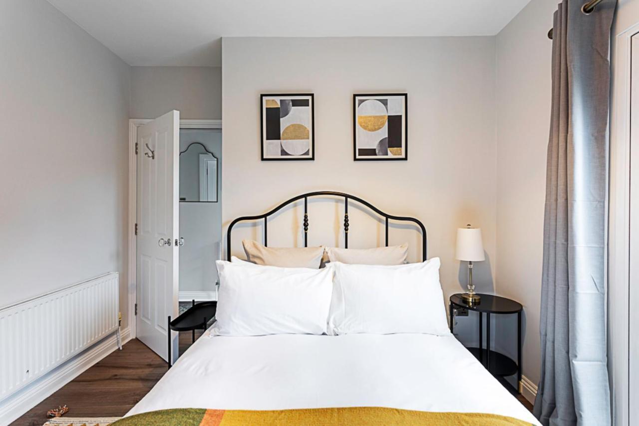 Apartment Gorgeous Roehampton Flat *