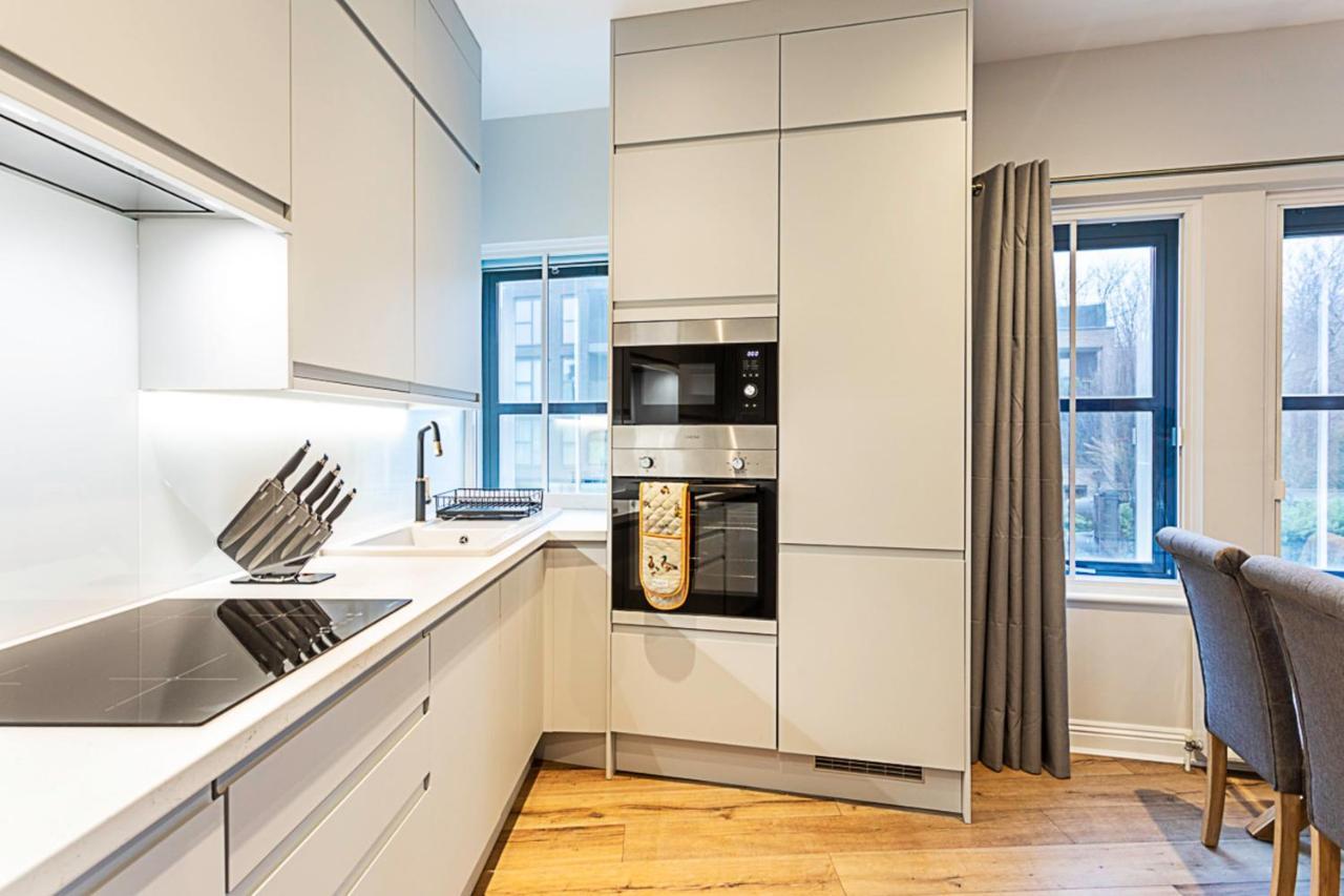 Gorgeous Roehampton Flat Apartment London
