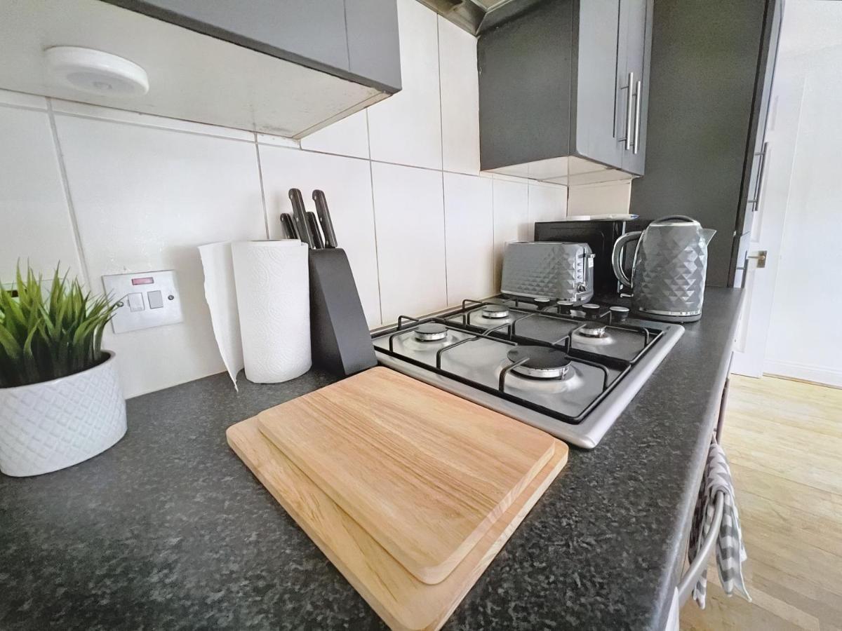 Lovely 2-bedroom Serviced Greater Apartment *