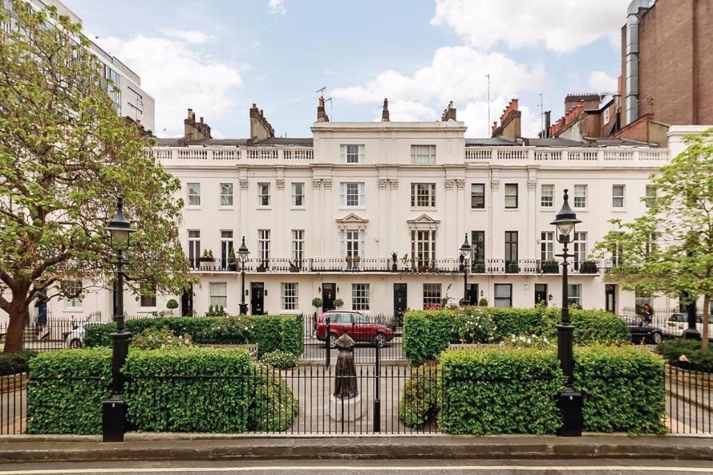Royal Victorian Regency Palace Apartment