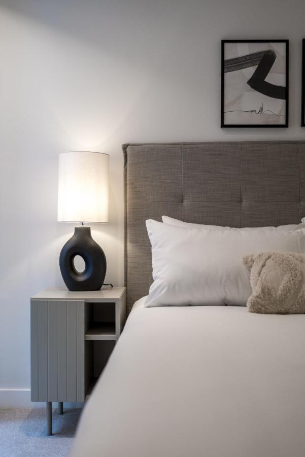 Joivy Stylish 3 Bed, 3 Bath House With Private Courtyard In Chelsea Ferienhaus London