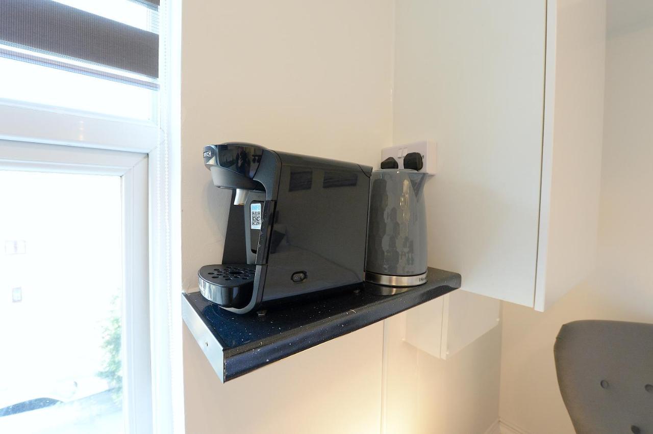 Apartment Very Close To Line Underground Shepherds Bush And Westfield Newly Refurbished
