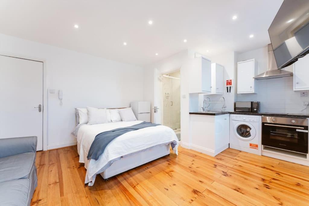 Appartement Your Lovely Studio Flat- West3 *