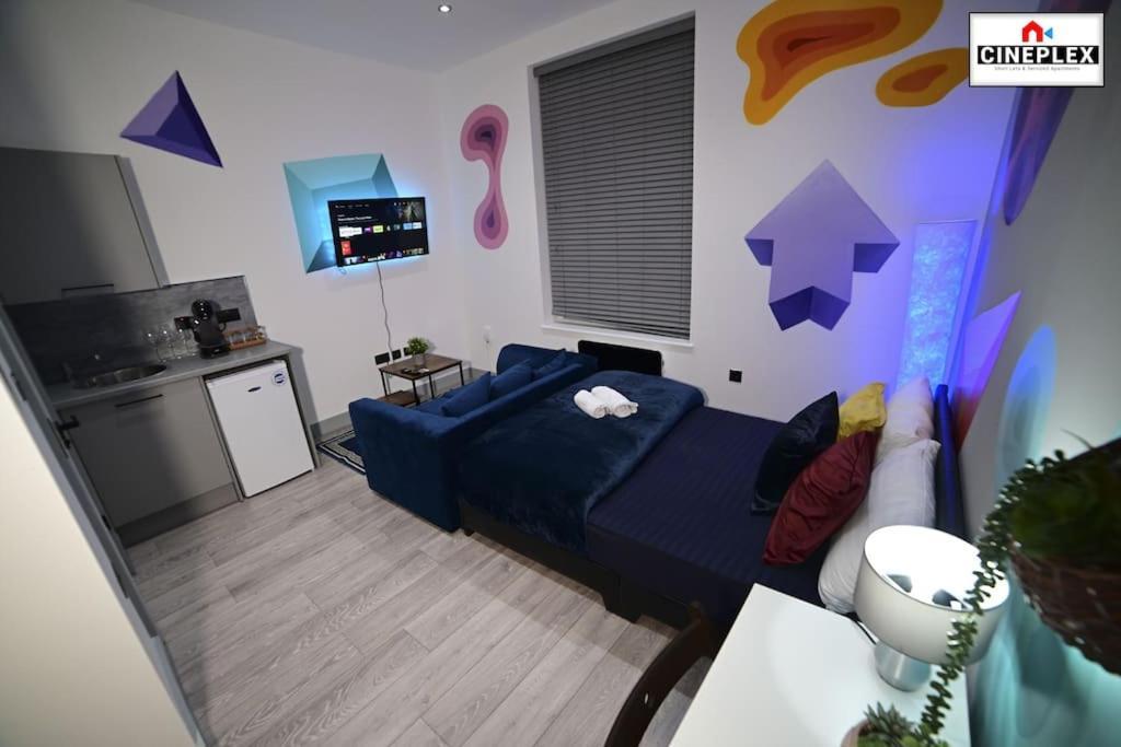 Cheerful 1bed Studio Flat With Netflix And Wi-fi By Cineplex Short Lets & Serviced Appartement Londen