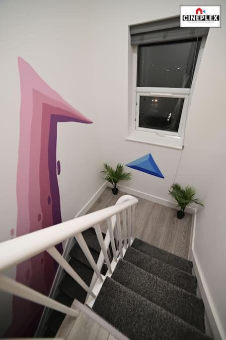 Cheerful 1bed Studio Flat With Netflix And Wi-fi By Cineplex Short Lets & Serviced Appartement Londen