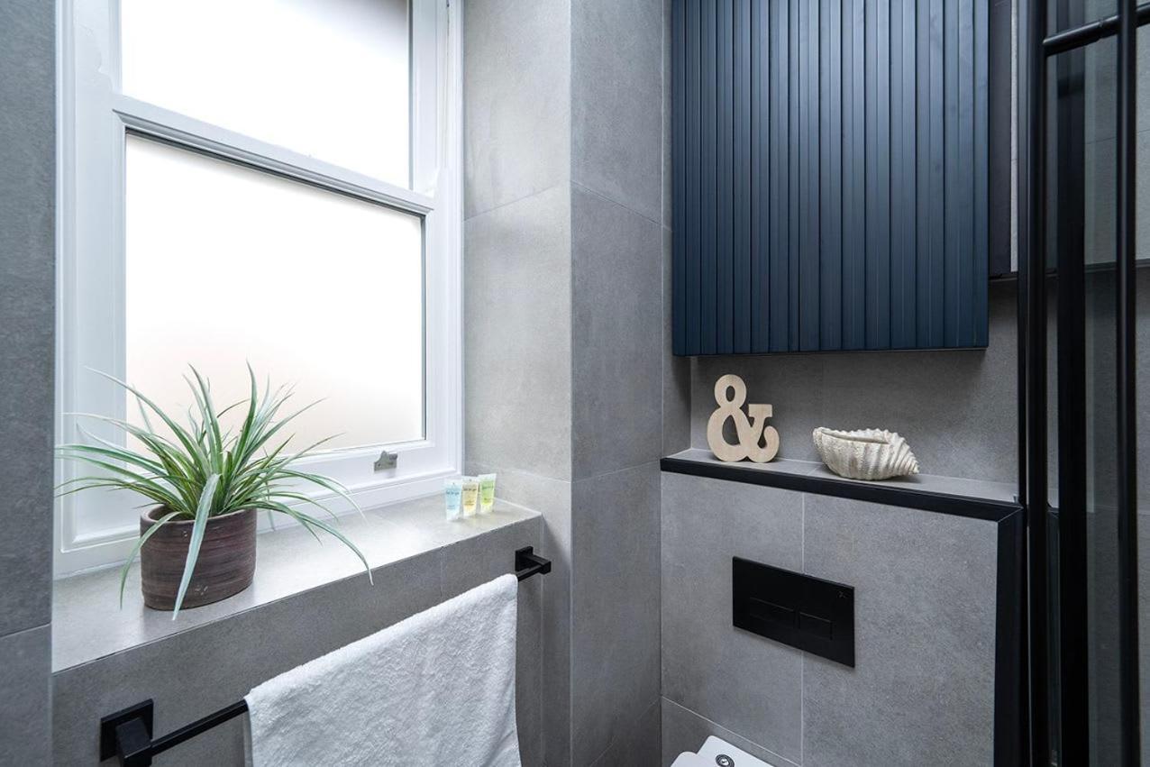 Stylish And Convenient 2 Bed * Londen
