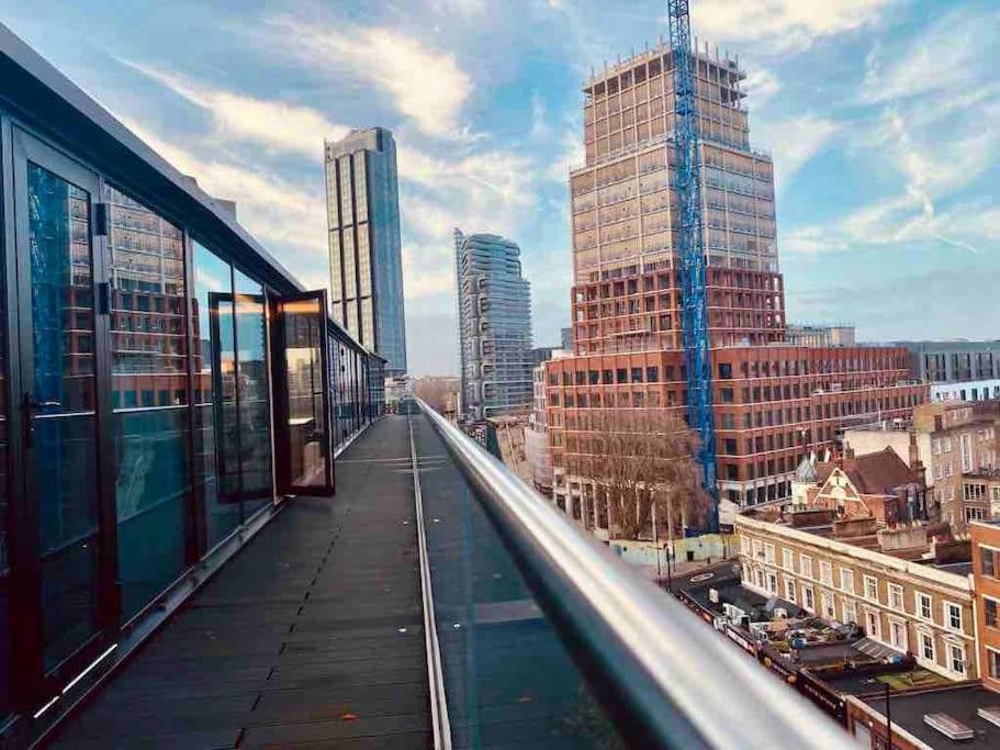 Large 3 Bed 3 Bathrooms Penthouse With Terrace And Views In Apartment