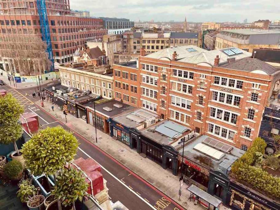 Large 3 Bed 3 Bathrooms Penthouse With Terrace And Views In London