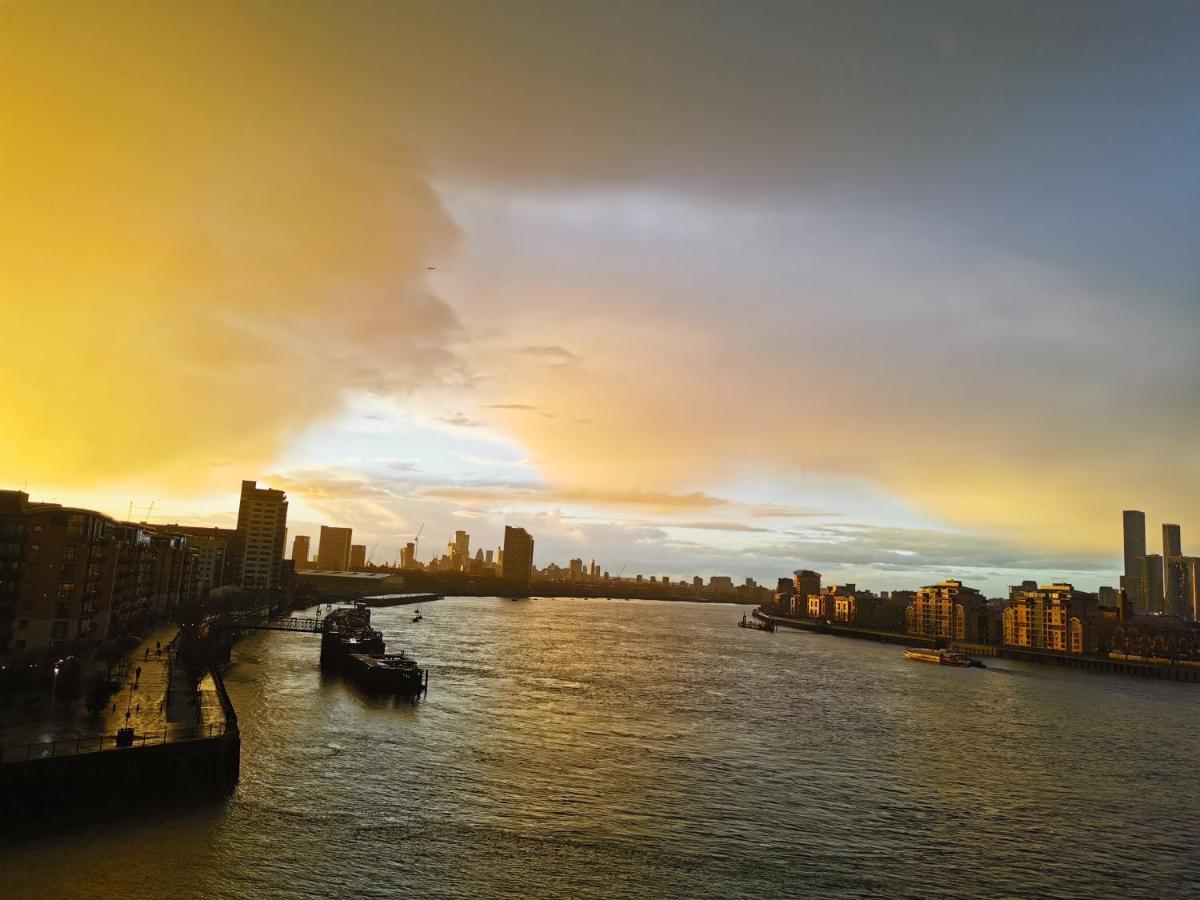 Homestay With Stunning Thames River View Habitación en casa particular Londres