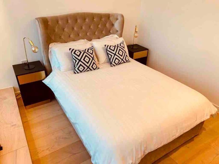 Apartment Large 3 Bed 3 Bathrooms Penthouse With Terrace And Views In London