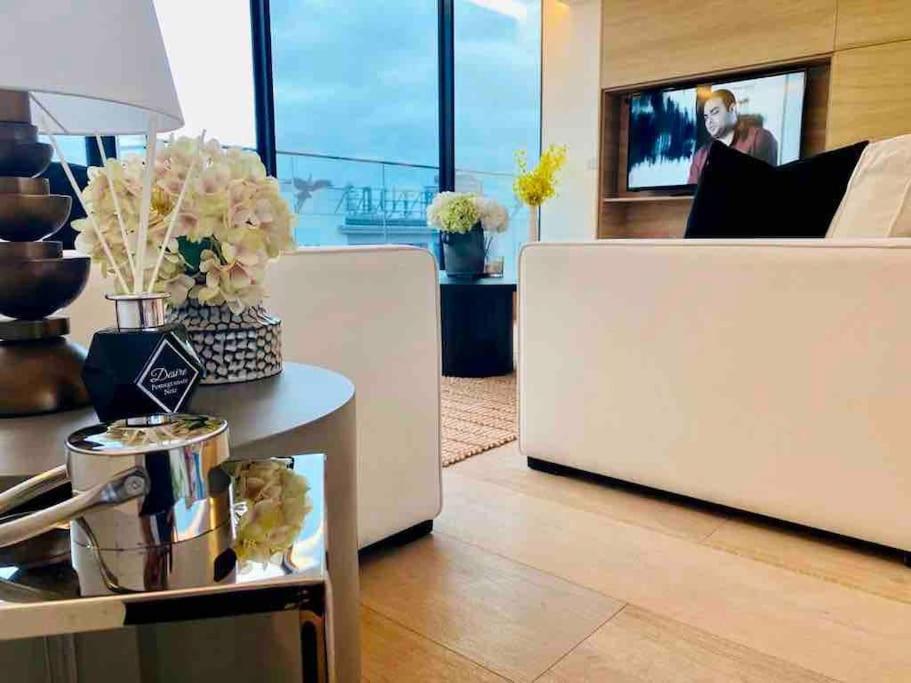 Large 3 Bed 3 Bathrooms Penthouse With Terrace And Views In Apartment *