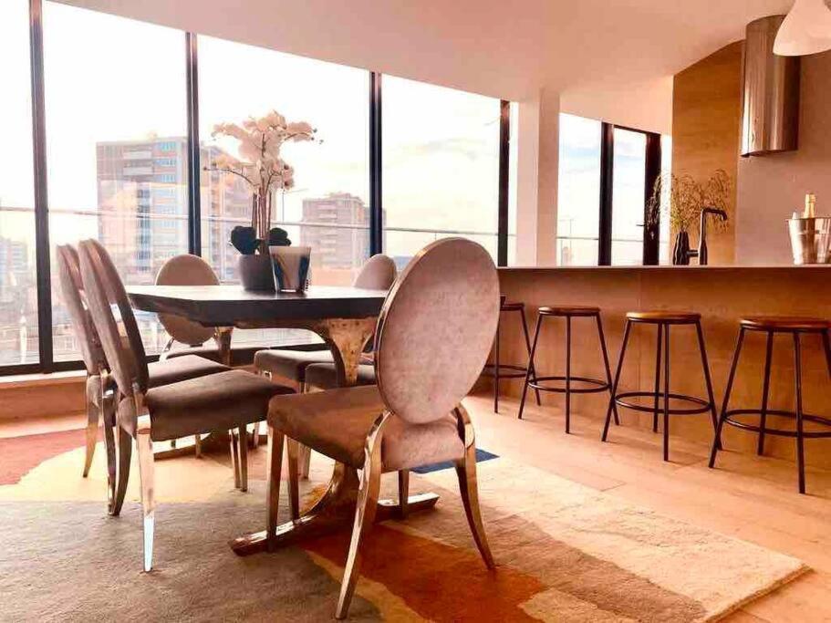 Large 3 Bed 3 Bathrooms Penthouse With Terrace And Views In Apartment London
