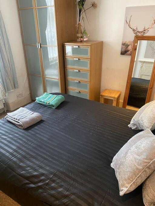 017- Premium Location 100 Penfold Place Apartment *