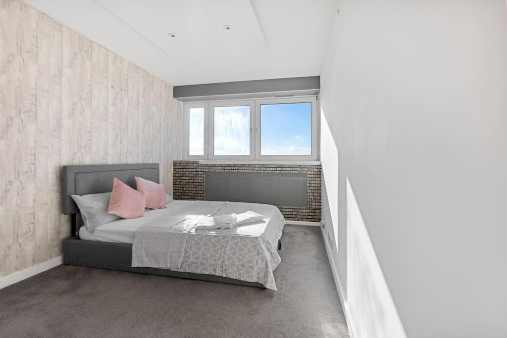 Beautiful Richmond Park Views & Apartment *