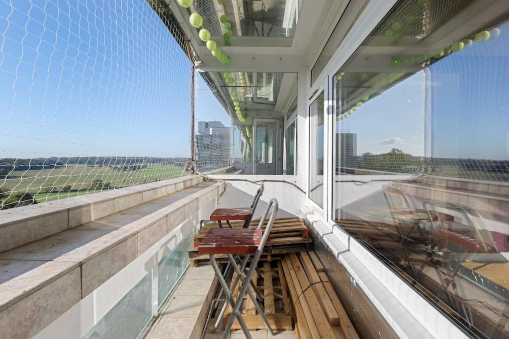 Beautiful Richmond Park Views & Apartment