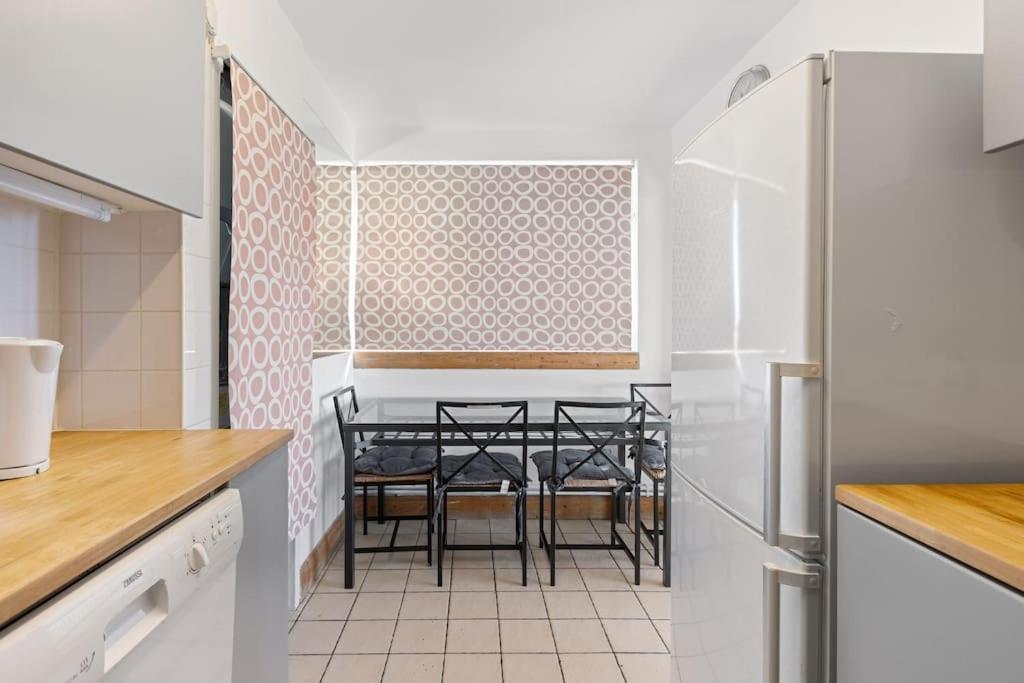 Beautiful Richmond Park Views & Apartment London