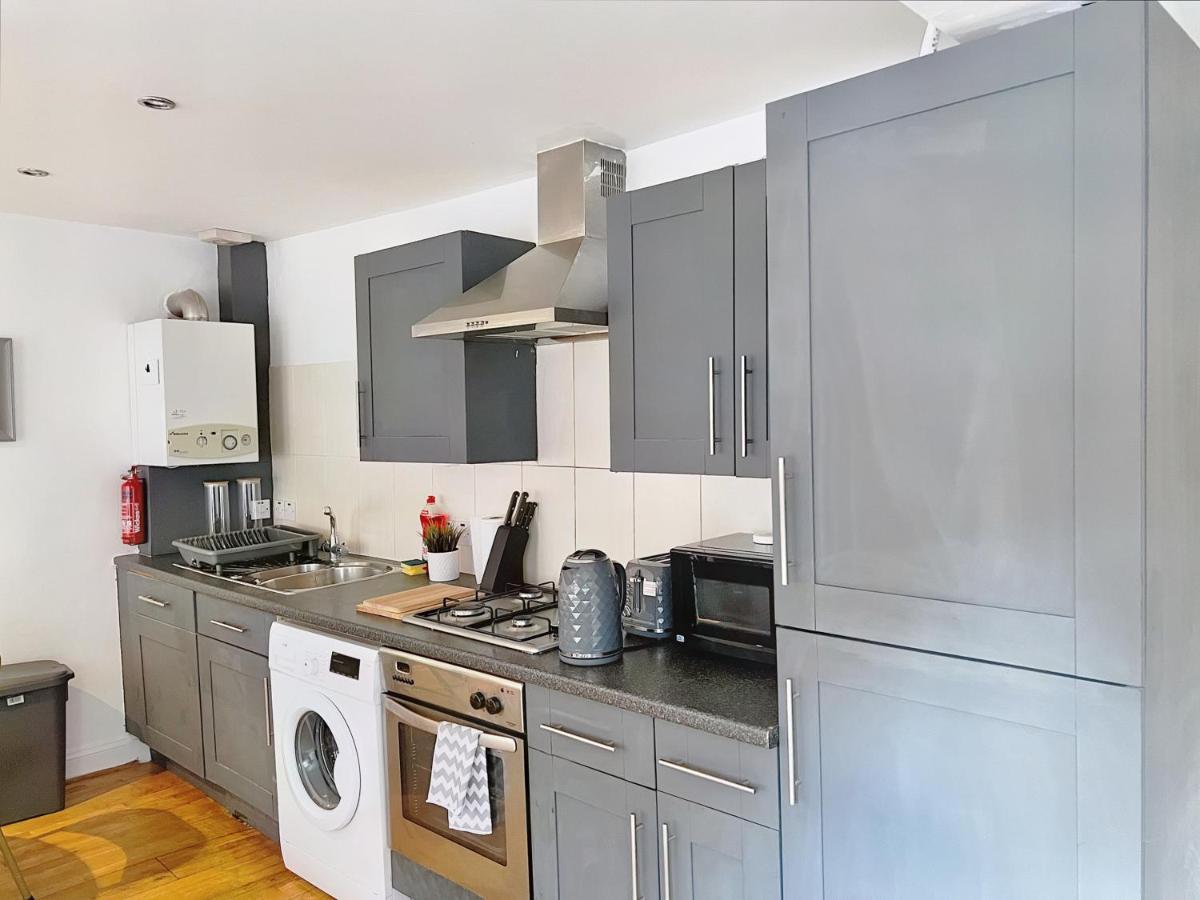 Lovely 2-bedroom Serviced Greater London