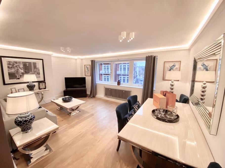 Apartment Knightsbridge Opposite Harrods Large Self Contained 1 Bedroom London