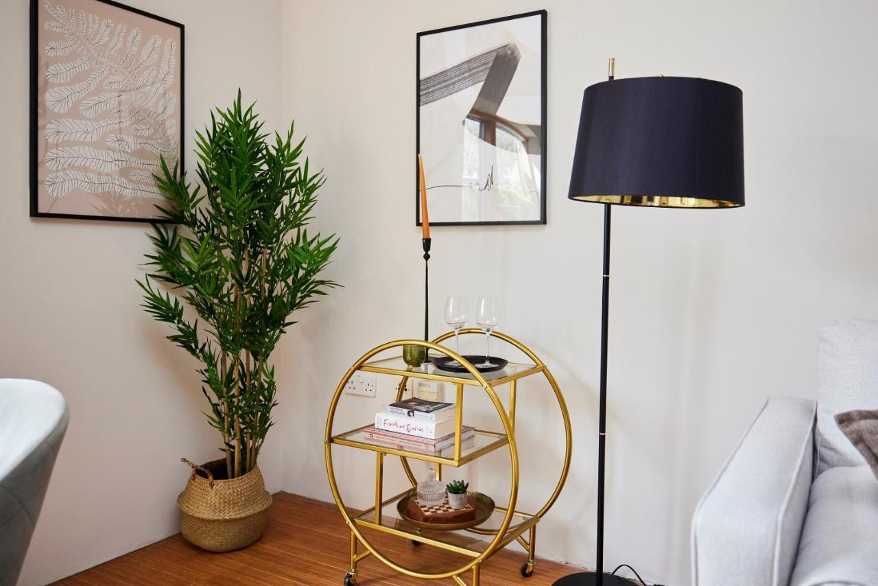 The Southwark Wonder - Charming 1bdr Flat With Patio * London