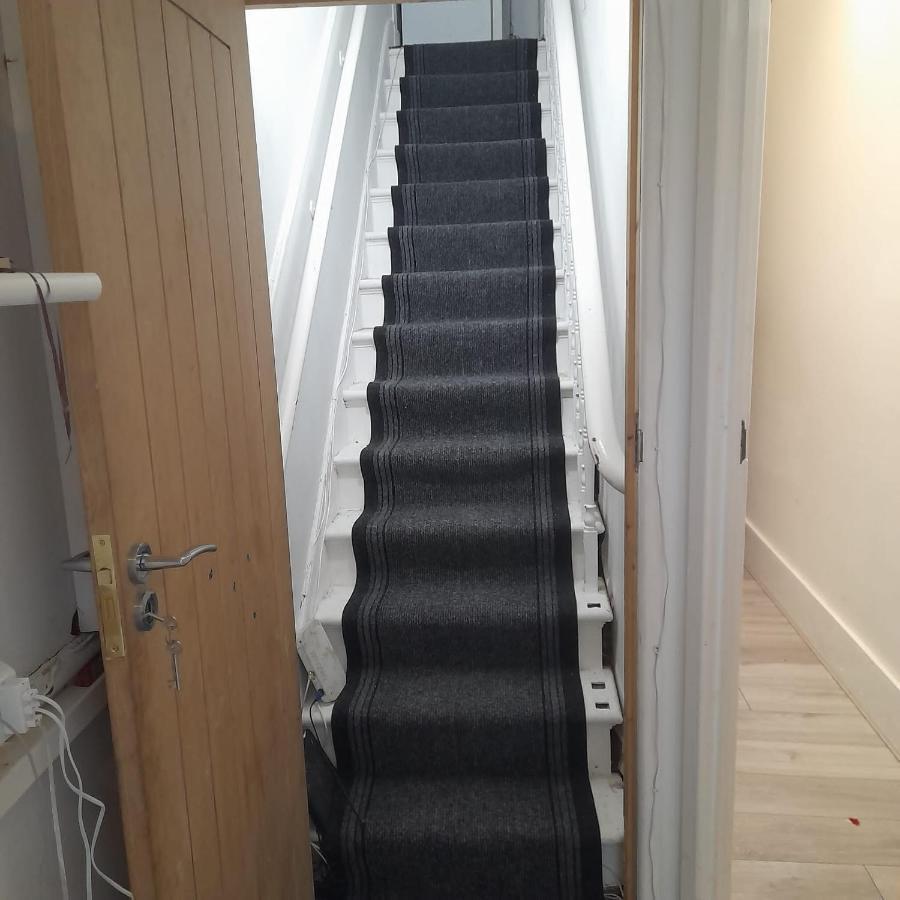 Privatunterkunft Double With Shared Bathroom In Private Self-contained Flat Will Share With One Other Person In Family House 2 Minutes Walk From Tufnell Park Tube Station 15 Minutes Walk From Camden Town