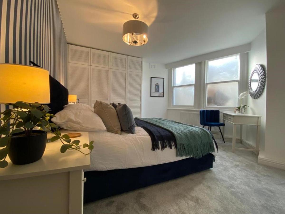Chic 1 Bed Flat Zone 2 Hampstead Swiss * London