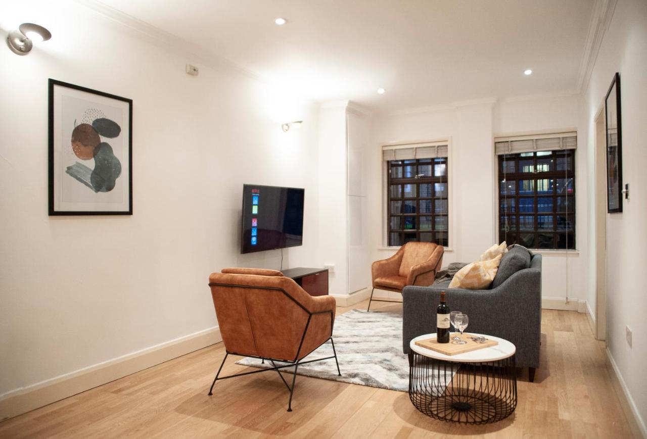 Spacious & Unique Flat In Hoxton - 2 Bed Apartment London