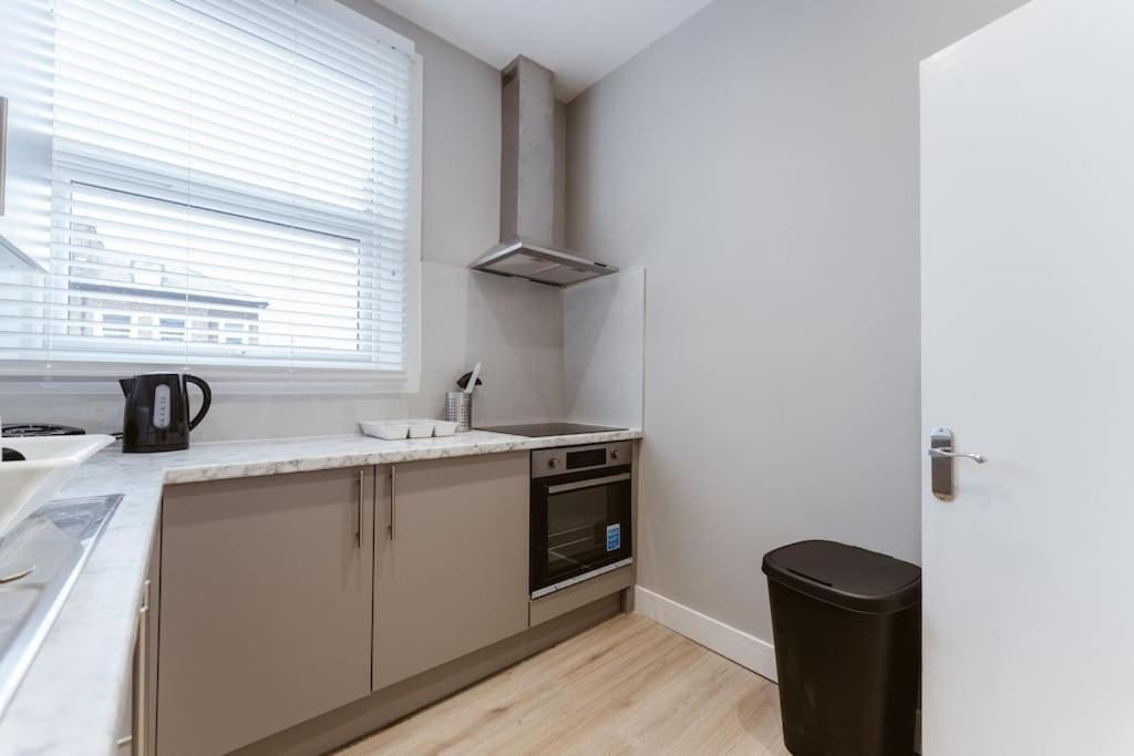 Stylish Kitchenette In London's Vibrant Holloway District * Londen