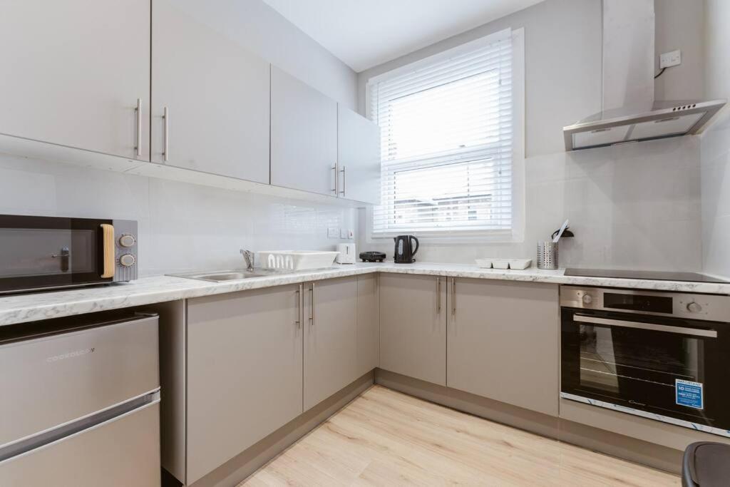 Appartement Stylish Kitchenette In London's Vibrant Holloway District Londen