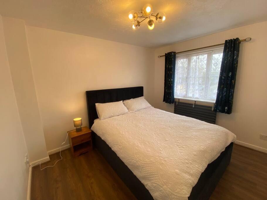 Appartement Beautiful 3 Bedroom House With The Transport Links To London, The Excel Centre, Canary Wharf, The O2! With A Driveway And Private Garden!