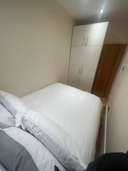 2 Bedroom Apartment,chester Road N17 *