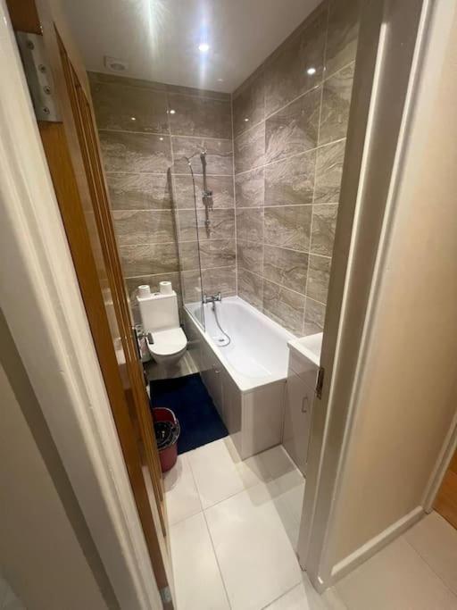 2 Bedroom Apartment,chester Road N17 Apartment *