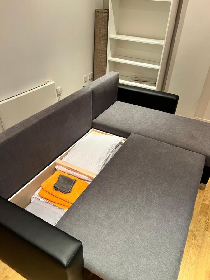 Apartment Stunning 2 Bed Flat! Centrally Located In London, Uk!