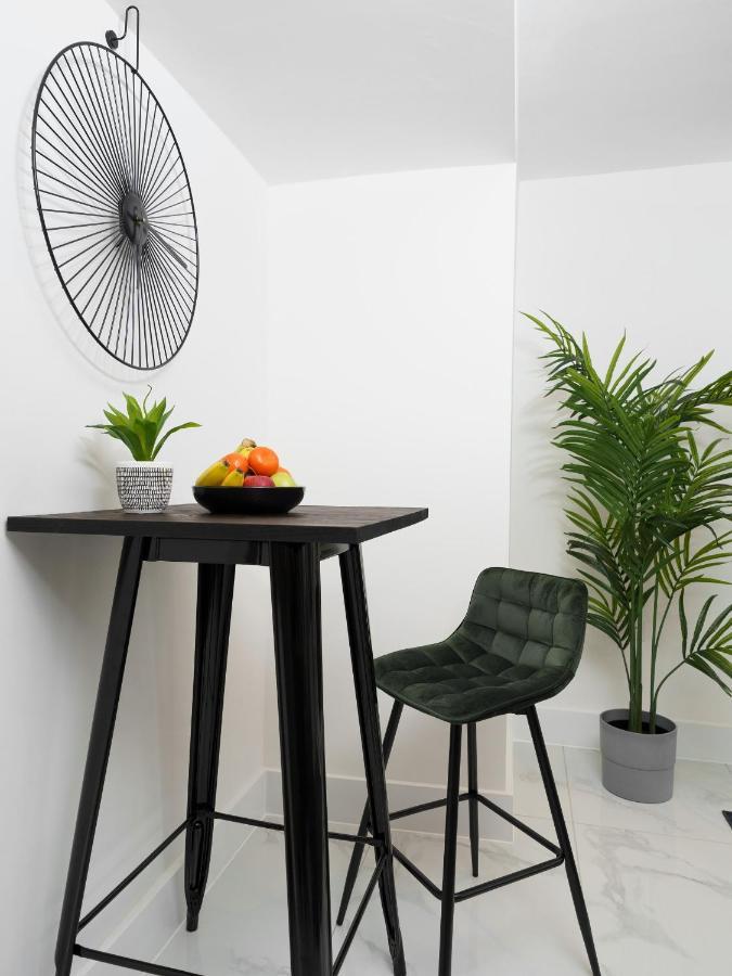 Boutique Flat Near O2 & Excel Apartment