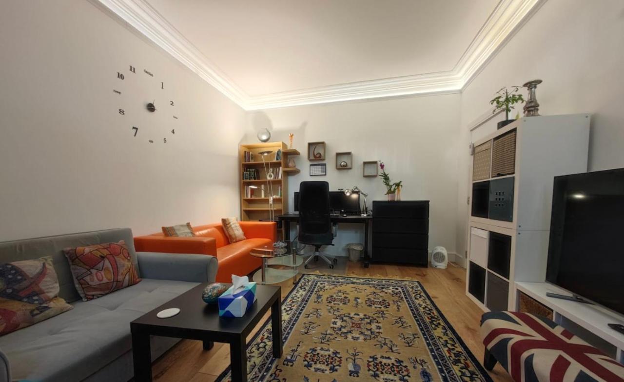 Cosy With 2 Bedrooms Apartment London