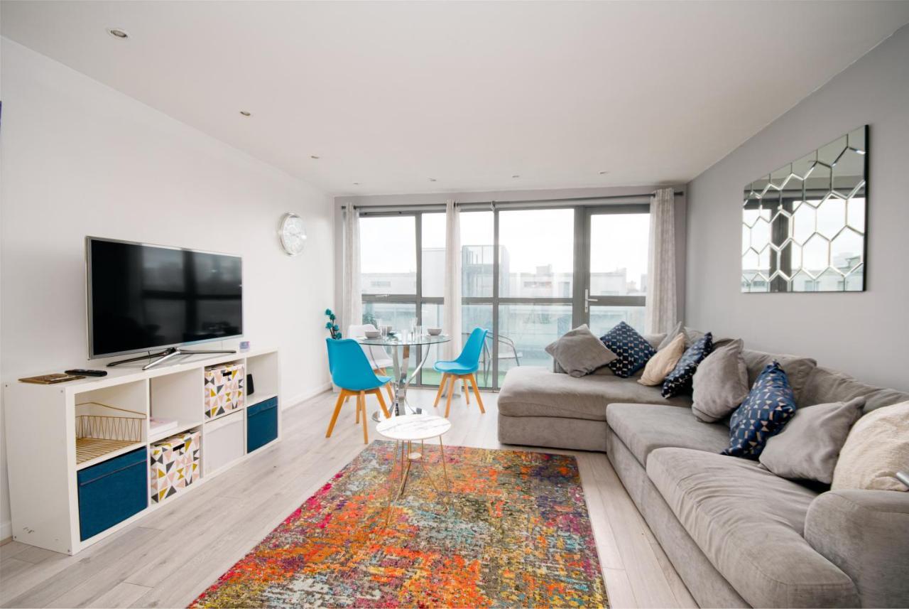 Stylish Close To Bridge * London