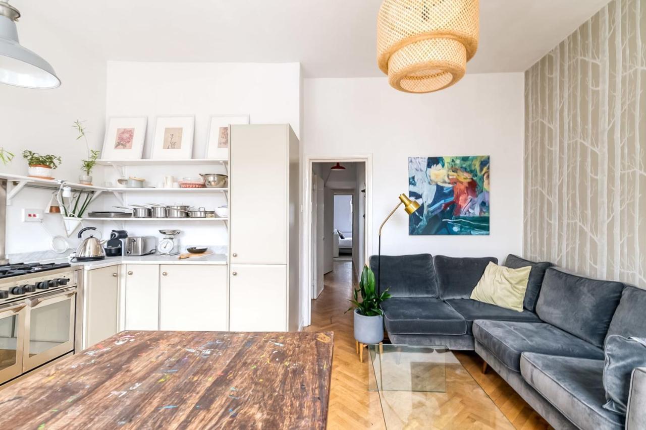 Artsy Dalston Flat Apartment London