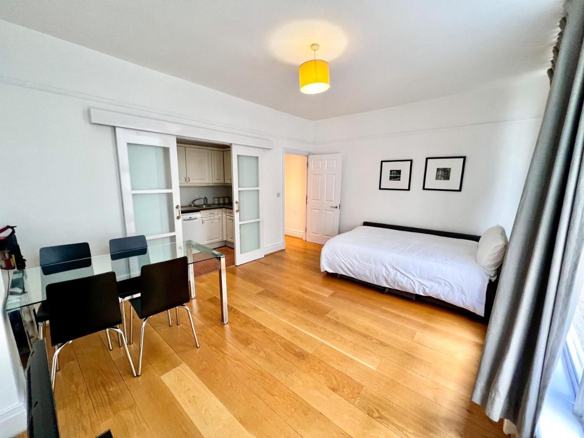 Deluxe Entire Between Covent Garden And St Pauls Cathedral Apartment London