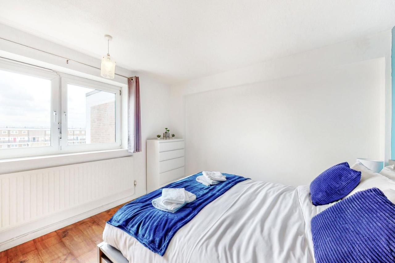 Near To Tower Bridge With Free Parking & View Of The Shard Apartment London